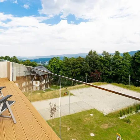 Hillside, Sun & Snow * カルパッチ