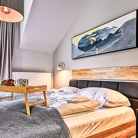 Hillside, Sun & Snow 카르파츠