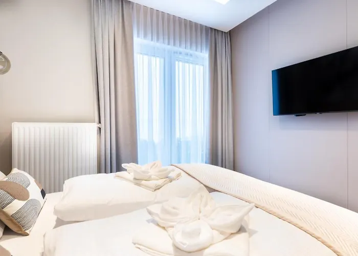 Hillside, Sun & Snow