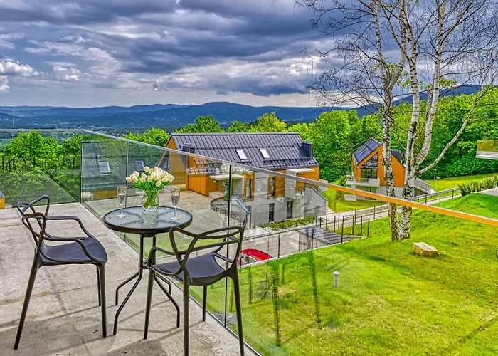 Hillside, Sun & Snow Apartment *